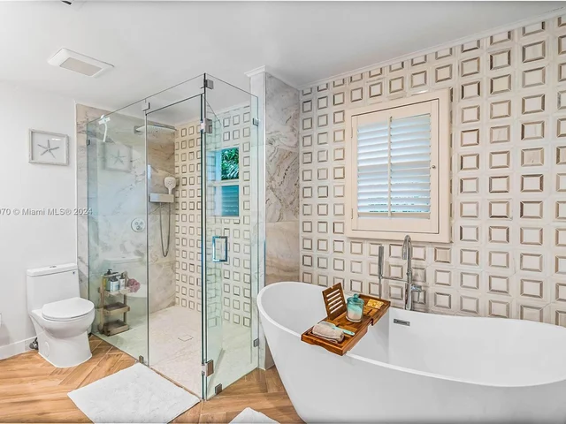 675 Ponce De Leon Dr, Fort Lauderdale FL 33316