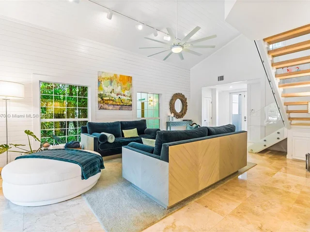 675 Ponce De Leon Dr, Fort Lauderdale FL 33316