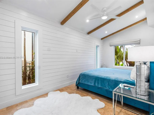 675 Ponce De Leon Dr, Fort Lauderdale FL 33316