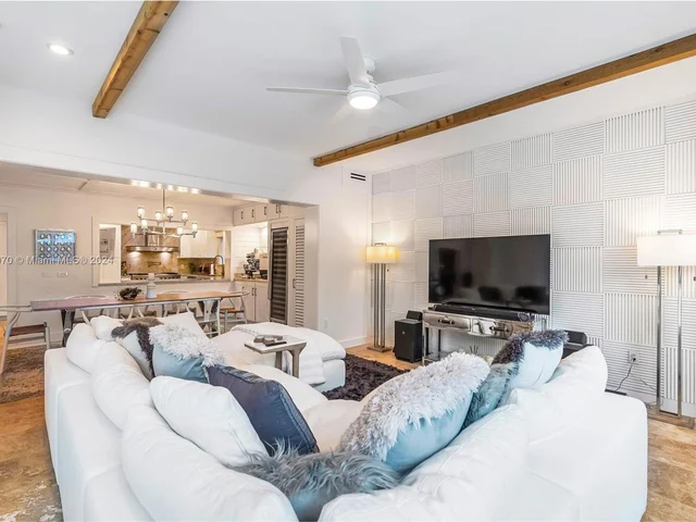 675 Ponce De Leon Dr, Fort Lauderdale FL 33316