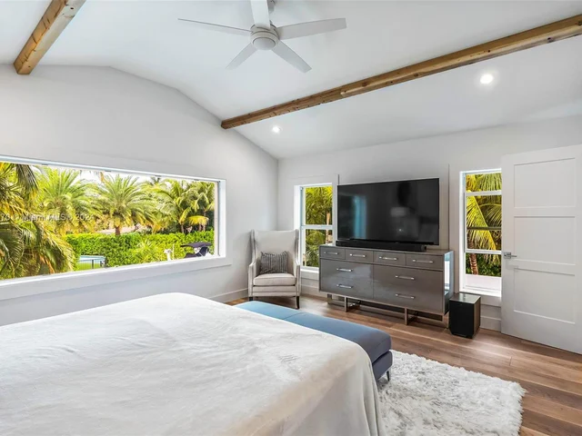 675 Ponce De Leon Dr, Fort Lauderdale FL 33316