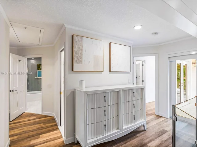 675 Ponce De Leon Dr, Fort Lauderdale FL 33316