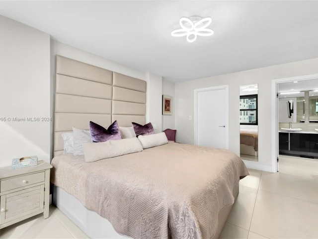 4301 Collins Ave # 705, Miami Beach FL 33140