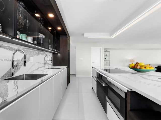 4301 Collins Ave # 705, Miami Beach FL 33140