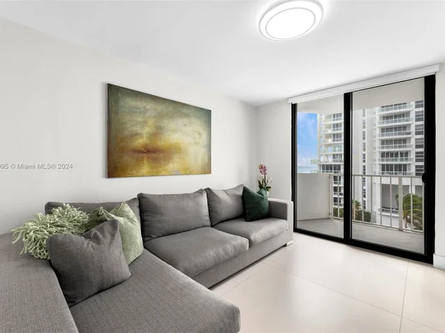 4301 Collins Ave # 705, Miami Beach FL 33140