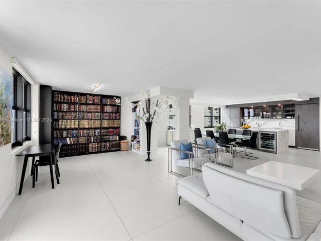 4301 Collins Ave # 705, Miami Beach FL 33140