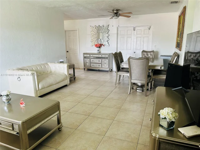 11901 SW 187th st, Miami FL 33177