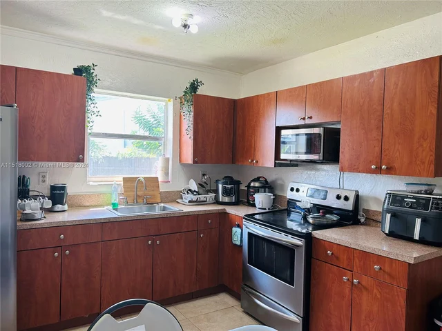 11901 SW 187th st, Miami FL 33177