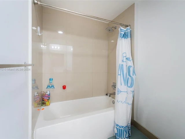 600 NE 27th St # 1405, Miami FL 33137