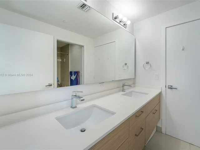 600 NE 27th St # 1405, Miami FL 33137