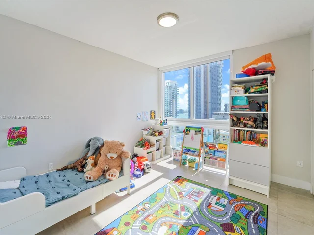 600 NE 27th St # 1405, Miami FL 33137