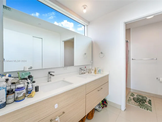 600 NE 27th St # 1405, Miami FL 33137