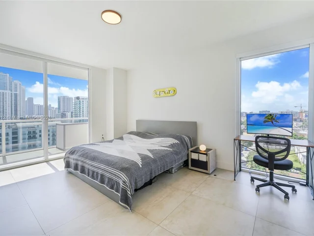 600 NE 27th St # 1405, Miami FL 33137