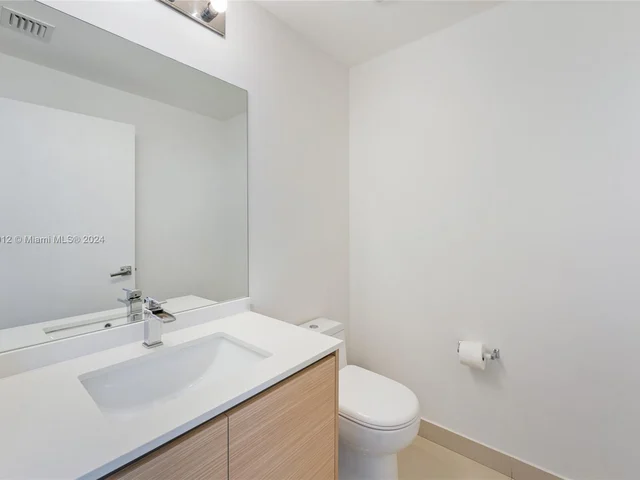 600 NE 27th St # 1405, Miami FL 33137