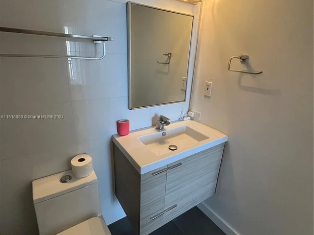 540 Brickell Key Dr # 1620, Miami FL 33131