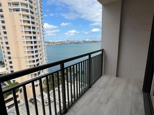 540 Brickell Key Dr # 1620, Miami FL 33131