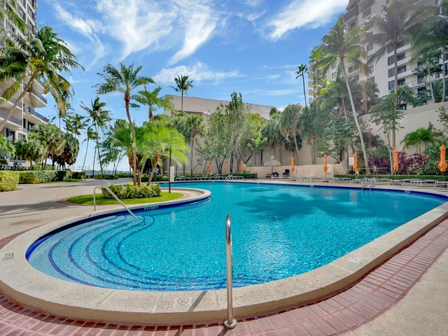 540 Brickell Key Dr # 1620, Miami FL 33131