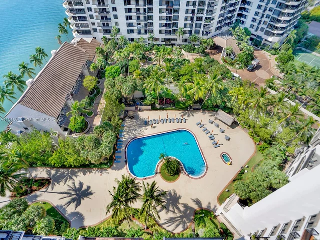 540 Brickell Key Dr # 1620, Miami FL 33131