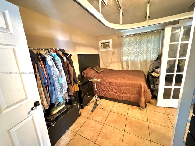 821 E 16th Pl, Hialeah FL 33010