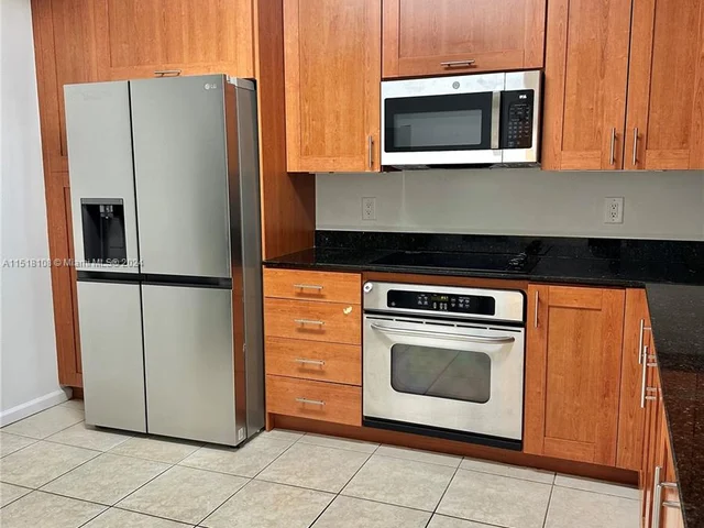 3340 NE 190th St # 502, Aventura FL 33180