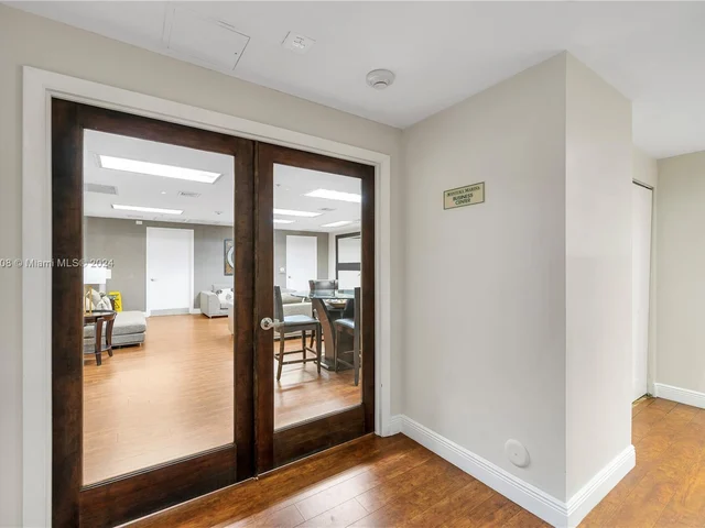 3340 NE 190th St # 502, Aventura FL 33180