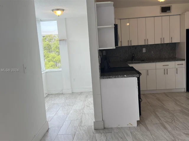 250 180th Dr # 552, Sunny Isles Beach FL 33160