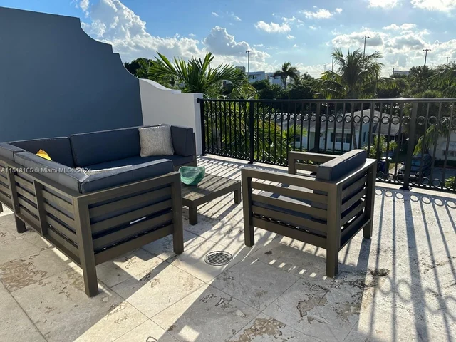 730 NE 15th Ave, Fort Lauderdale FL 33304