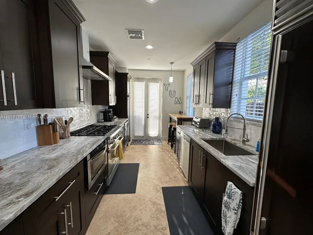 730 NE 15th Ave, Fort Lauderdale FL 33304