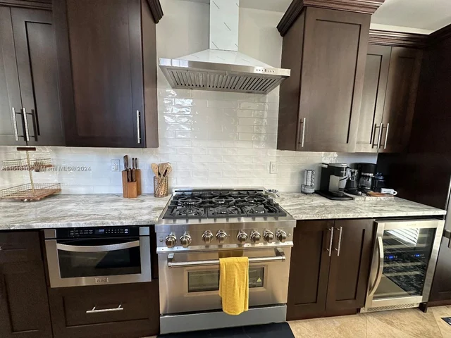 730 NE 15th Ave, Fort Lauderdale FL 33304