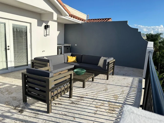 730 NE 15th Ave, Fort Lauderdale FL 33304