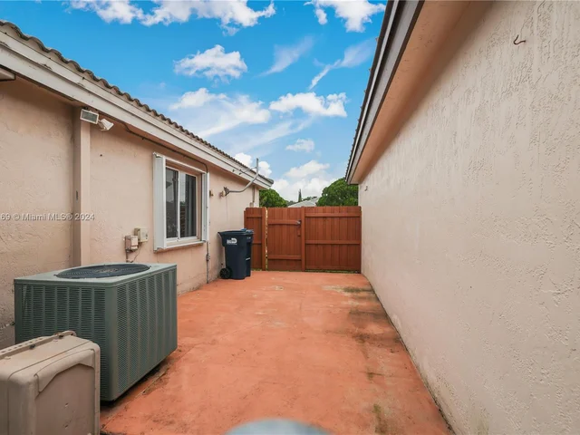 13868 SW 151st Ct, Miami FL 33196