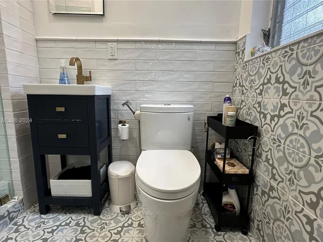 441 Sansovino Ave, Coral Gables FL 33146