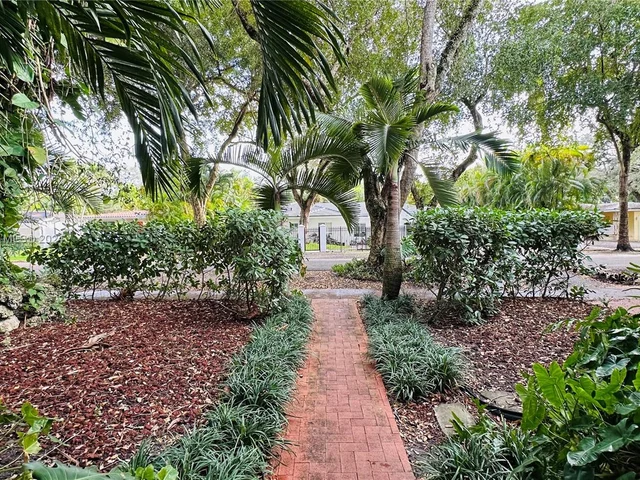 441 Sansovino Ave, Coral Gables FL 33146