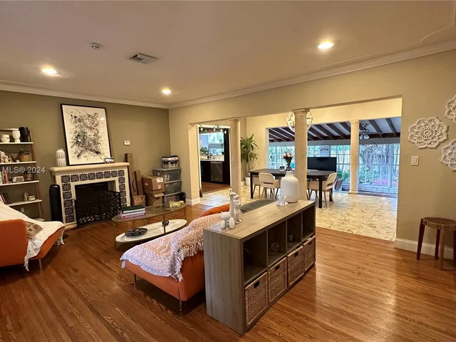 441 Sansovino Ave, Coral Gables FL 33146