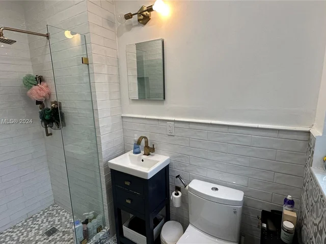 441 Sansovino Ave, Coral Gables FL 33146