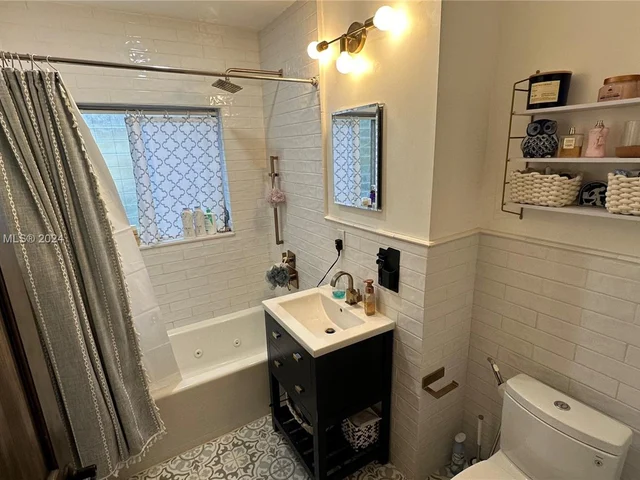 441 Sansovino Ave, Coral Gables FL 33146