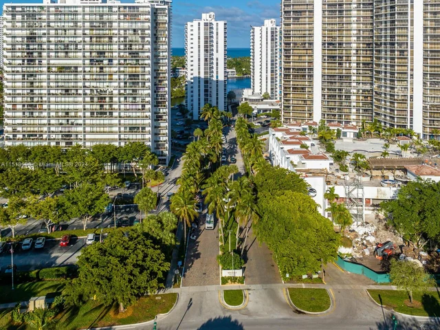 20505 E Country Club Dr # 634, Aventura FL 33180