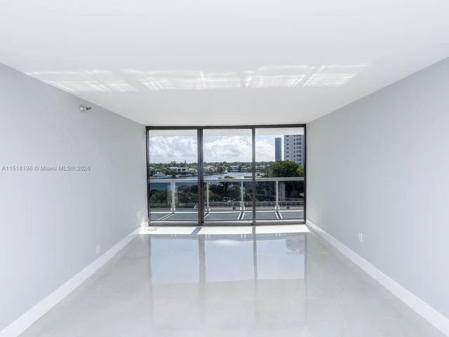 20505 E Country Club Dr # 634, Aventura FL 33180