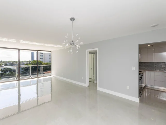 20505 E Country Club Dr # 634, Aventura FL 33180