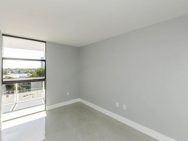 20505 E Country Club Dr # 634, Aventura FL 33180