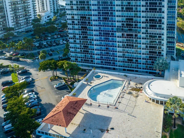 20505 E Country Club Dr # 634, Aventura FL 33180