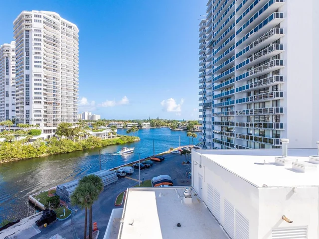 20505 E Country Club Dr # 634, Aventura FL 33180