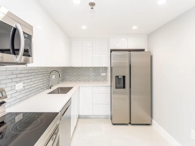 20505 E Country Club Dr # 634, Aventura FL 33180