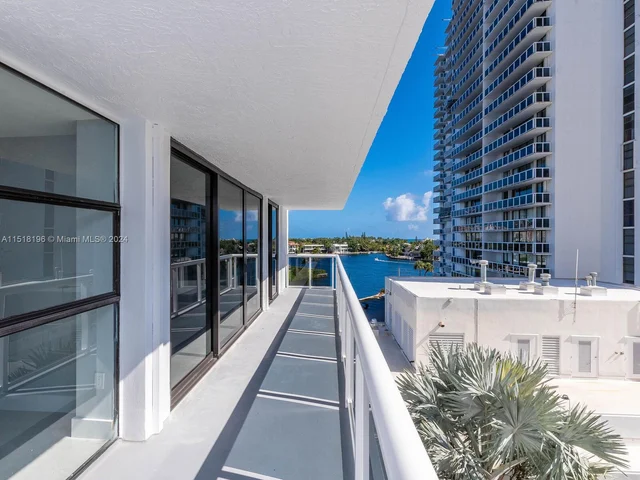 20505 E Country Club Dr # 634, Aventura FL 33180