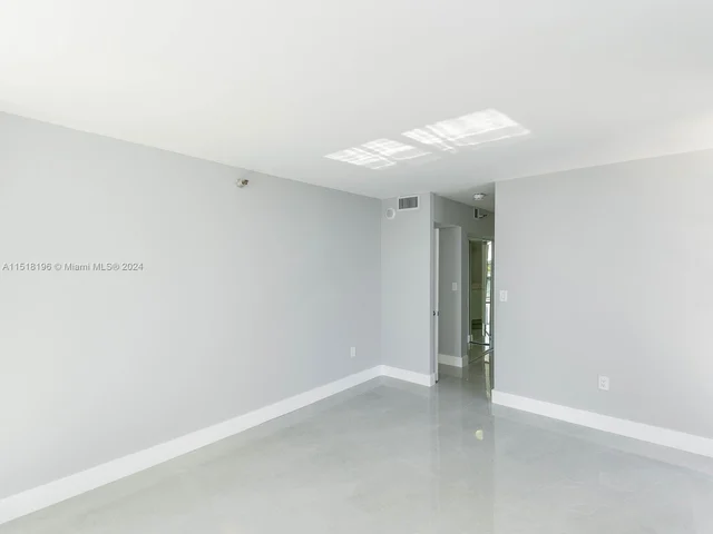 20505 E Country Club Dr # 634, Aventura FL 33180