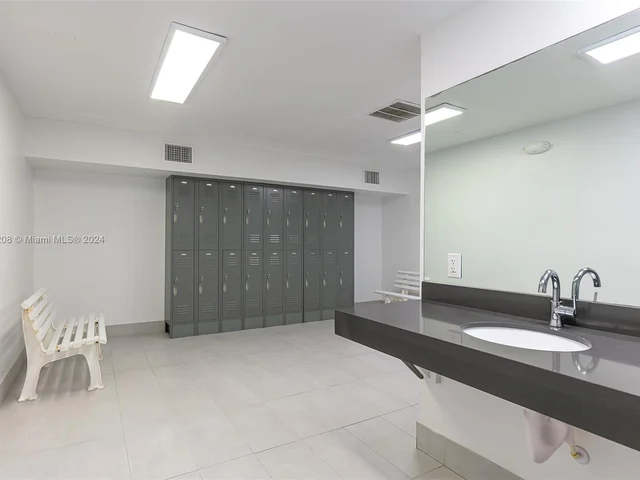 2301 S Ocean Dr # 1806, Hollywood FL 33019