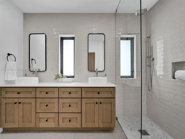 1466 NE 55th St, Fort Lauderdale FL 33334