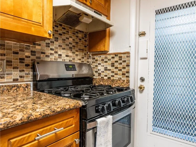 915 Jefferson Ave # 2C, Miami Beach FL 33139