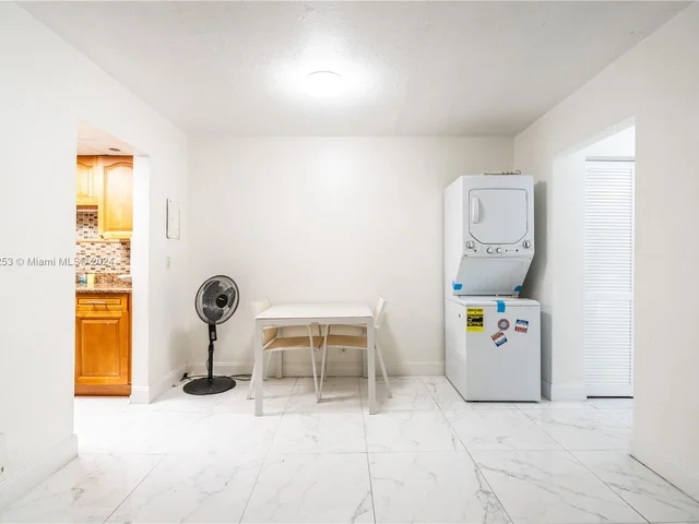 915 Jefferson Ave # 2C, Miami Beach FL 33139