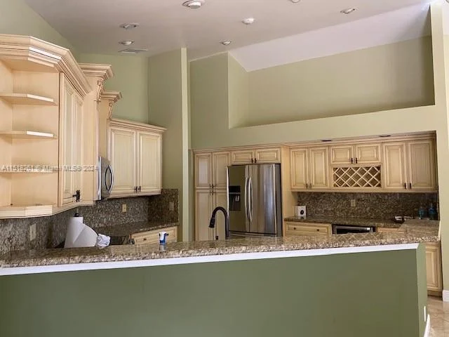 1068 Twin Branch Ln, Weston FL 33326